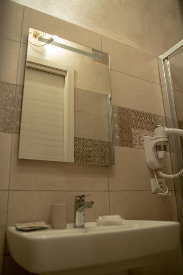 La Casa Della Felicita Apartment Bari Eksteriør bilde